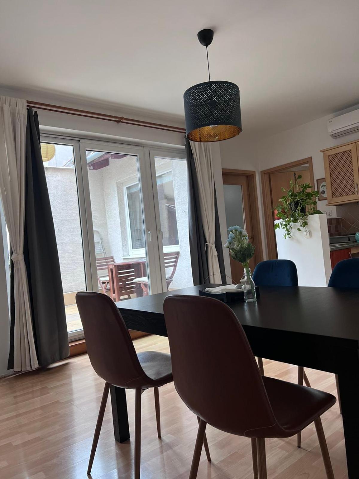 Hb Downtown Sunny Apartman Budapest Eksteriør billede